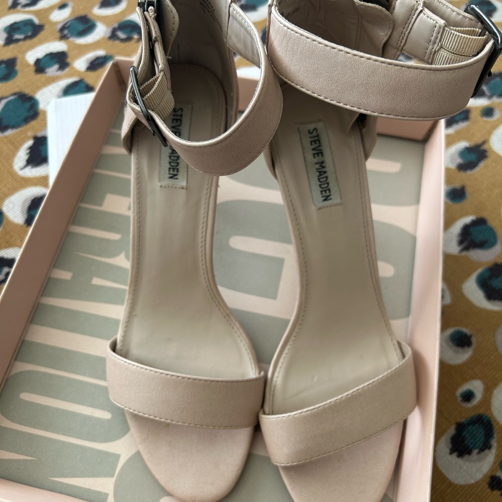 Steve Madden Women's Beige Sandals